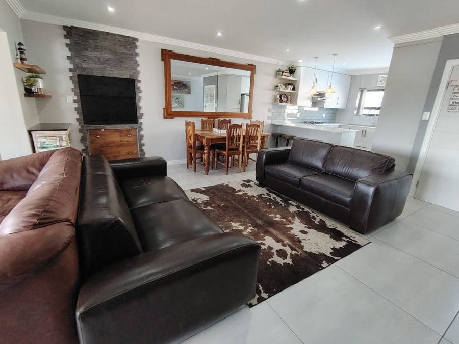 3 Bedroom Property for Sale in Hartenbos Central Western Cape